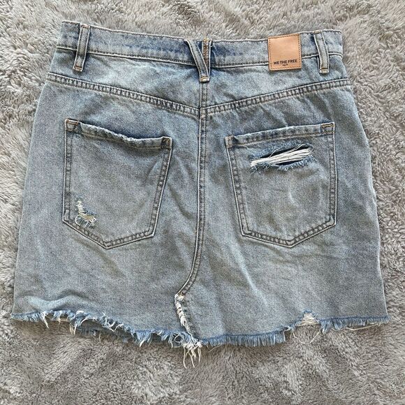 Free People We the Free Brea Cut Off Denim Jean Skirt Blue Raw Hem Size 31 - Picture 5 of 6